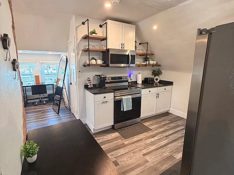 664 New Castle Rd #3 — Photo 13