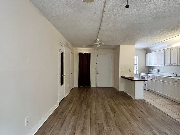2nd image of 1041 SE Monterey Rd