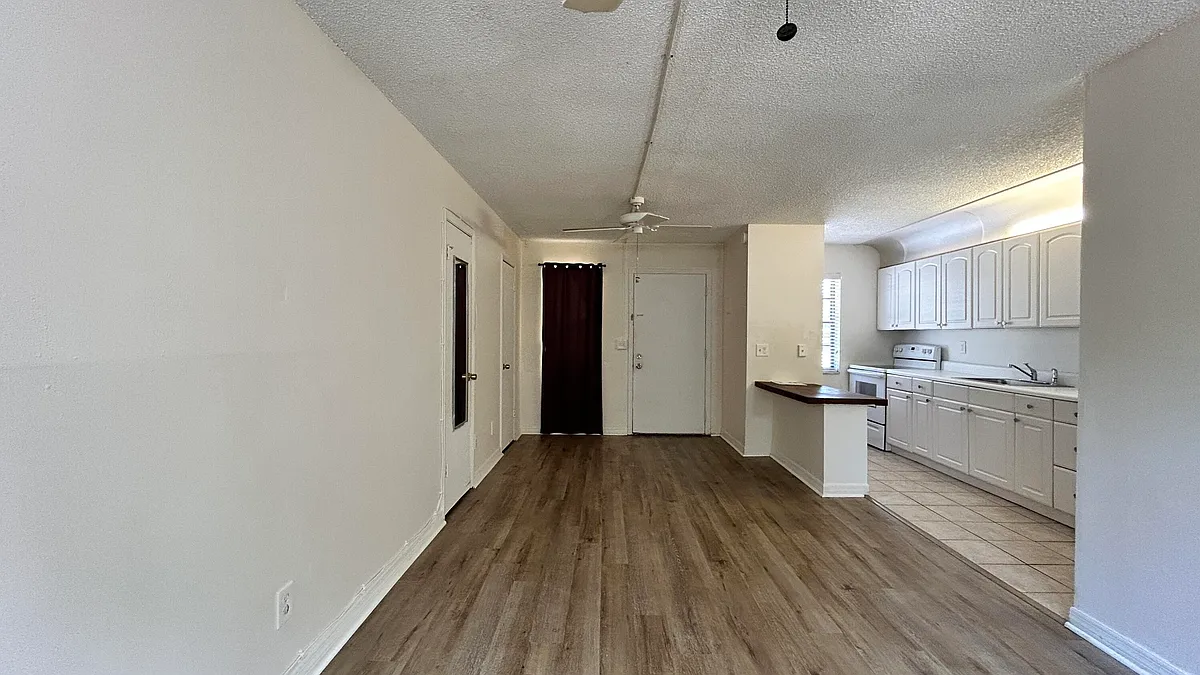 Building Photo - 1041 SE Monterey Rd