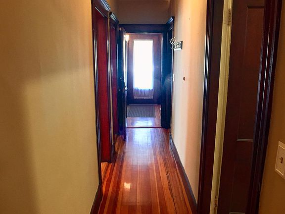 2nd image of 822 Centre St