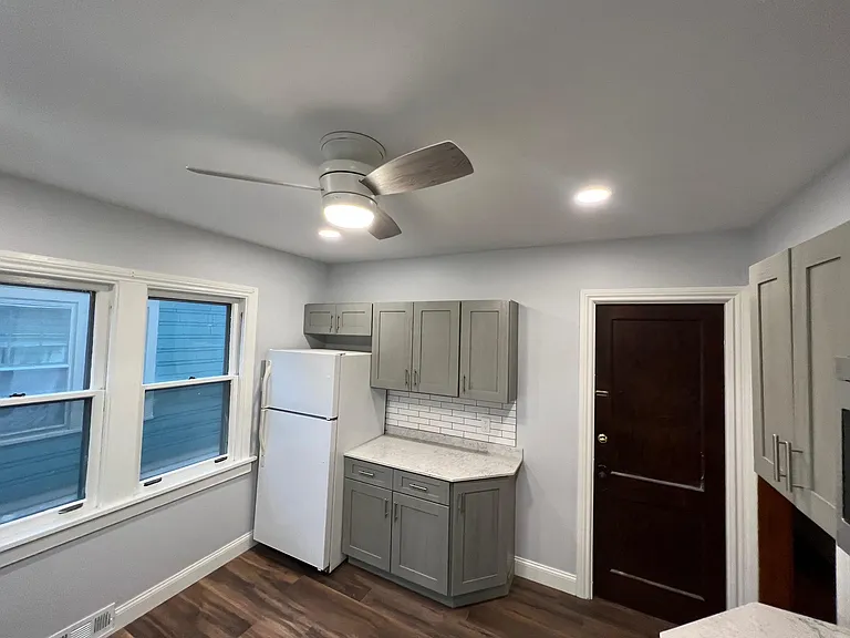 10 Traymore St #UPPER — Photo 12