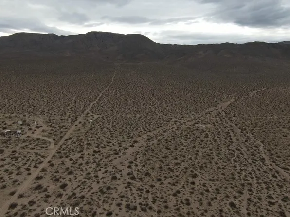 1234-1 Hole Spring Rd, Lucerne Valley, CA 92356