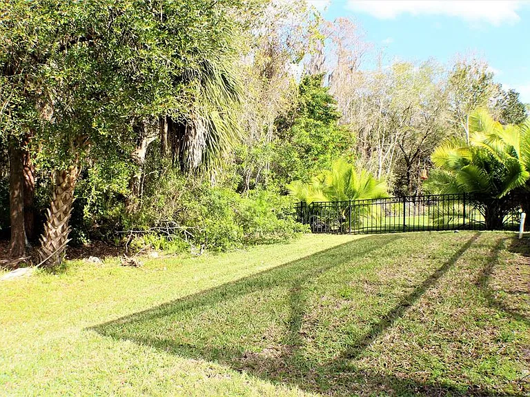 11609 Greensleeve Ave — Photo 46