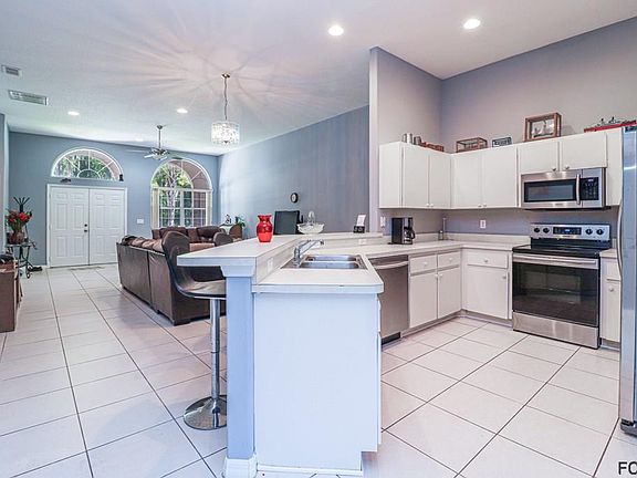 3rd image of 17 Brittany Ln