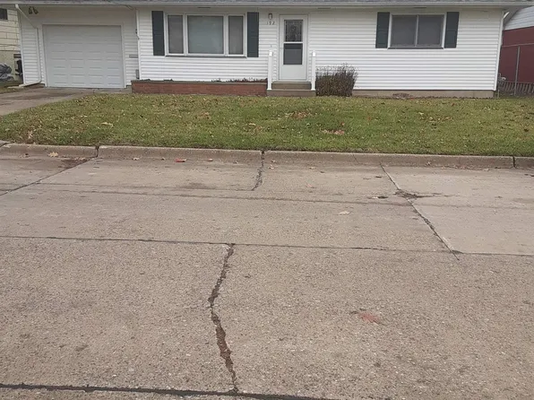 192 Crestview Dr, Burlington, IA 52601