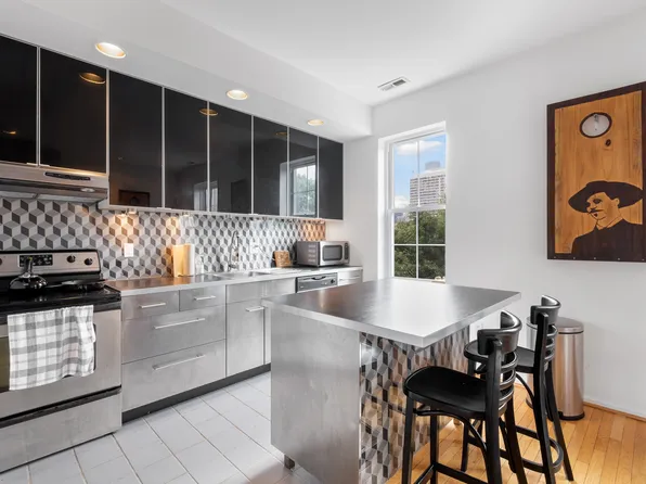 2103 Green St APT 3F, Philadelphia, PA 19130