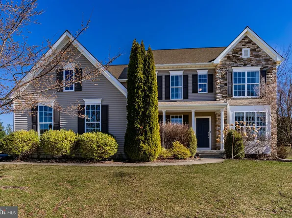 902 Kavanagh Cir, Red Lion, PA 17356