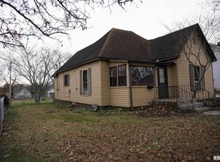 1008 S 12th St, Herrin, IL 62948