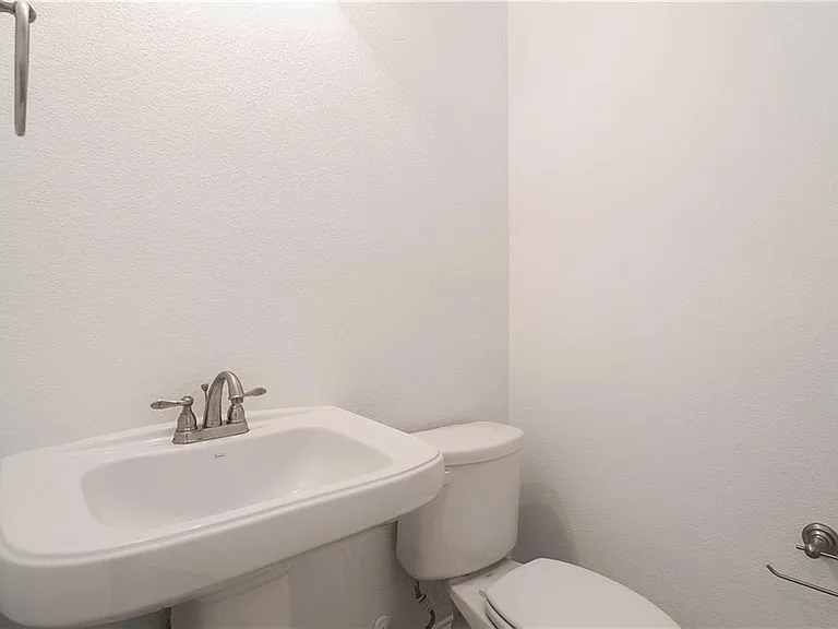 3708 Lantern Ln — Photo 10