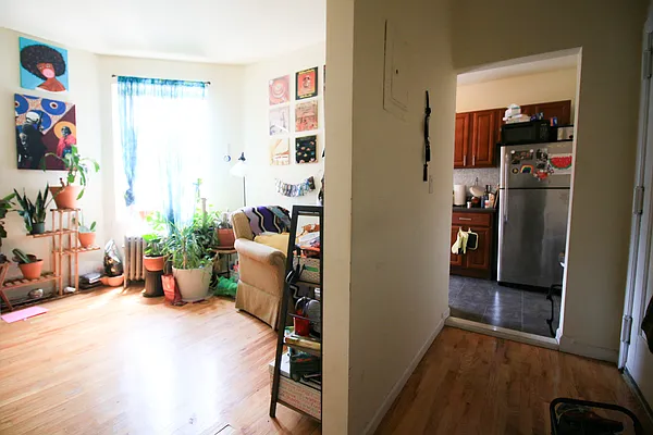 Rented by Link NY Realty | media 8