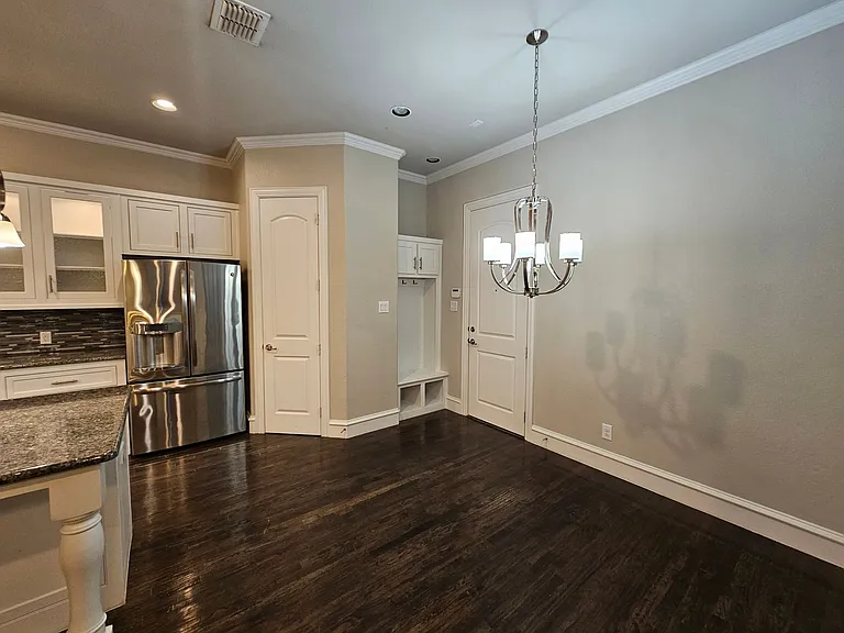 988 Shadyside Ln — Photo 16
