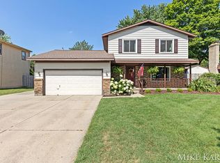 4225 Weymouth Dr SE, Grand Rapids, MI