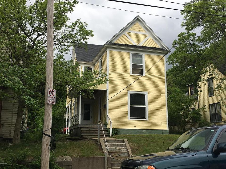 1st image of 941 Prince St SE