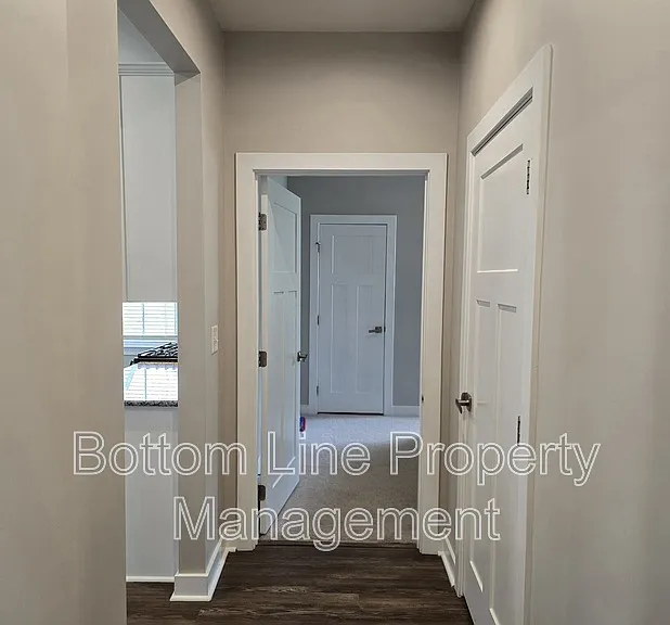 2030 Sewall Ave SW — Photo 13