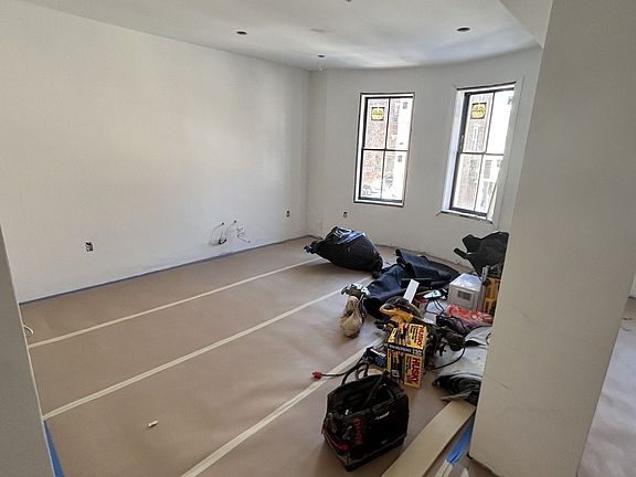 5th image of 32 Orkney Rd #1