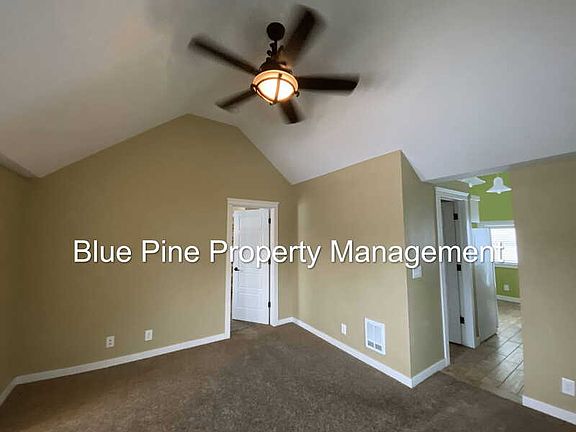 4th image of 624 College St