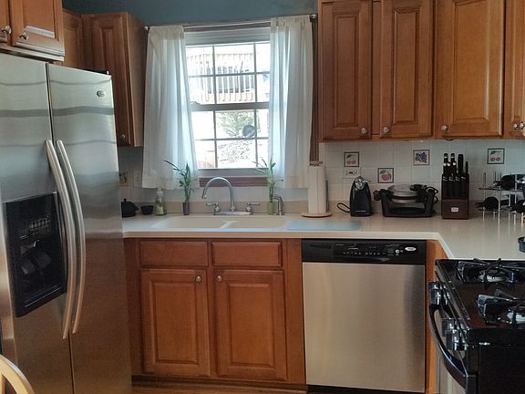 2nd image of 580 Radnor Dr