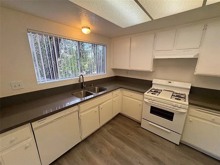 3210 W Orange Ave #22 — Photo 3
