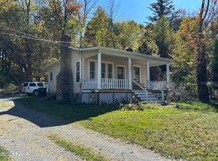 198 Hemlock Grove Rd, South Sterling, PA 18426