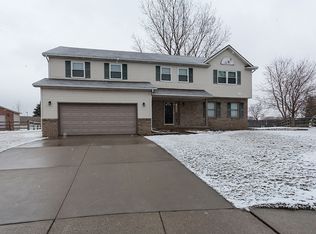 2272 Mapletree Dr, Maumee, OH 43537