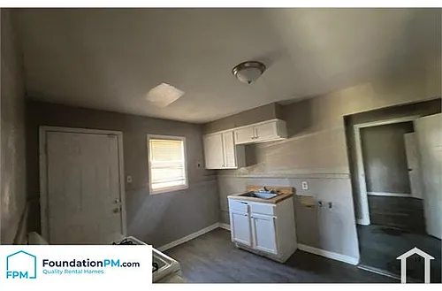 2332 E Warren St Photo 1