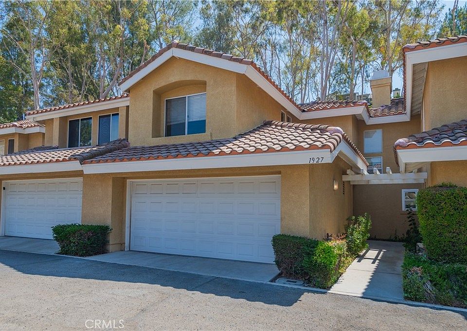 1st image of 1927 E Calico Dr