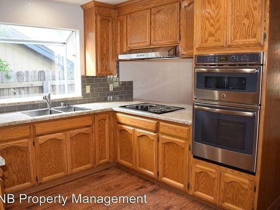 5th image of 53066 Fairway Dr