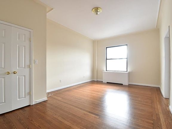 4th image of 2350 Broadway #1010A