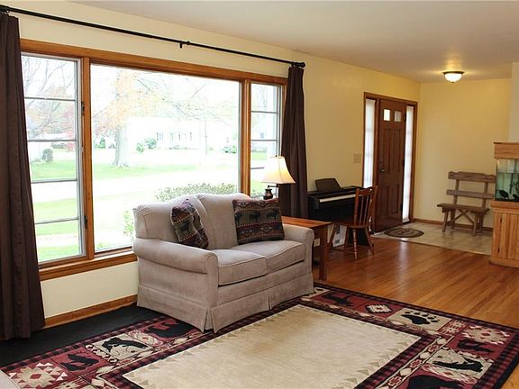 4th image of 4507 Darcie Dr