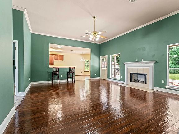 4th image of 36484 Crestway Ave