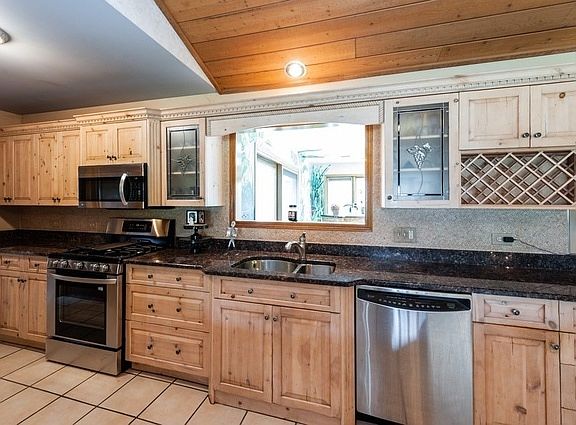 5th image of 301 Fairhaven Dr