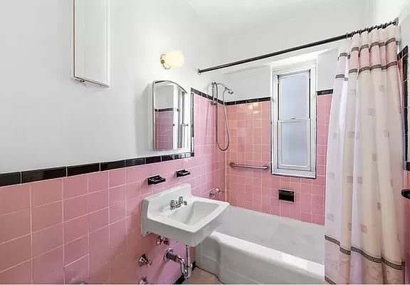 5th image of 575 Grand St APT E1706