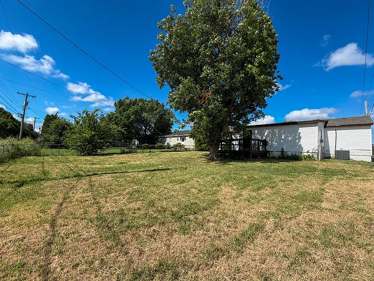 2907 NW 26th St — Photo 12