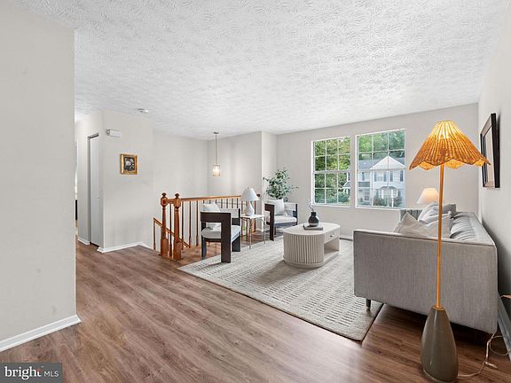 4th image of 614 Haven Pl