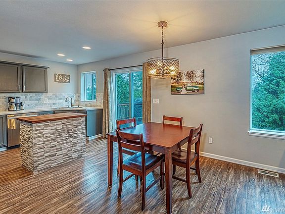 Dining area off the kitchen.