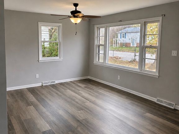 3rd image of 7 Pleasant Valley Dr