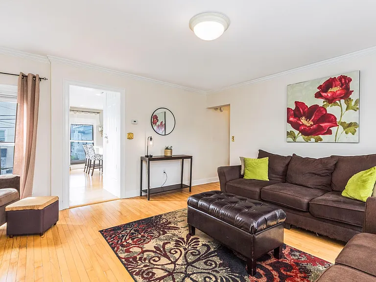 537 Islington St #3 — Photo 6