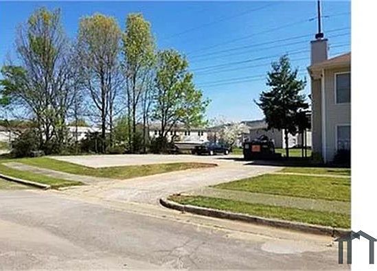 3rd image of 2705 Lantern Walk SE APT C