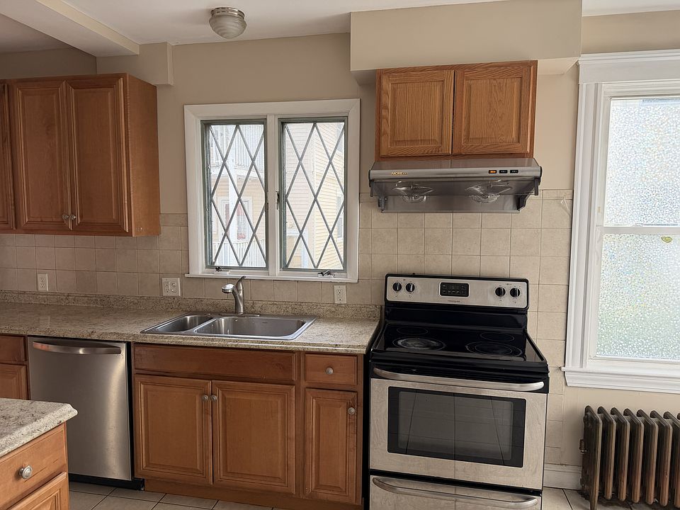 1st image of 4 Wilson Ave #1