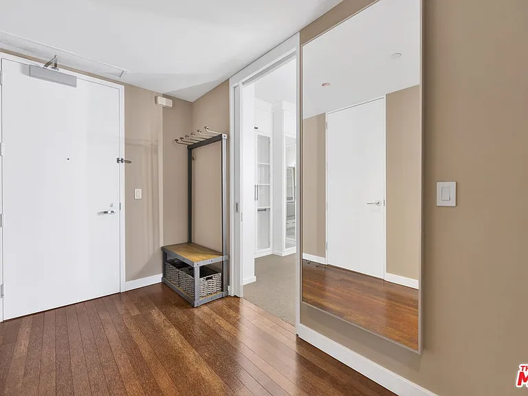6250 Hollywood Blvd #6F — Photo 42
