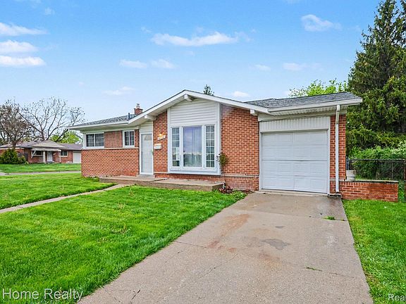3rd image of 3676 Farnum St