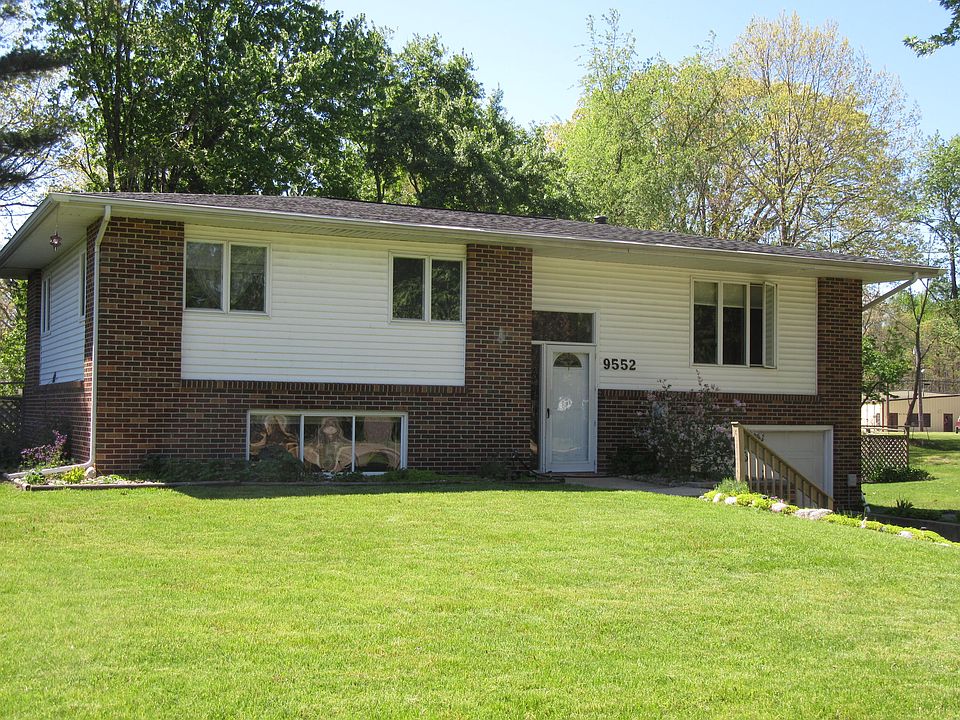 1st image of 9552 Pine St