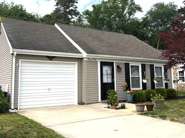 83 Sheffield Pl, Southampton, NJ 08088