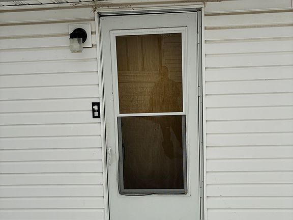 2nd image of 1009 Queensboro Ave