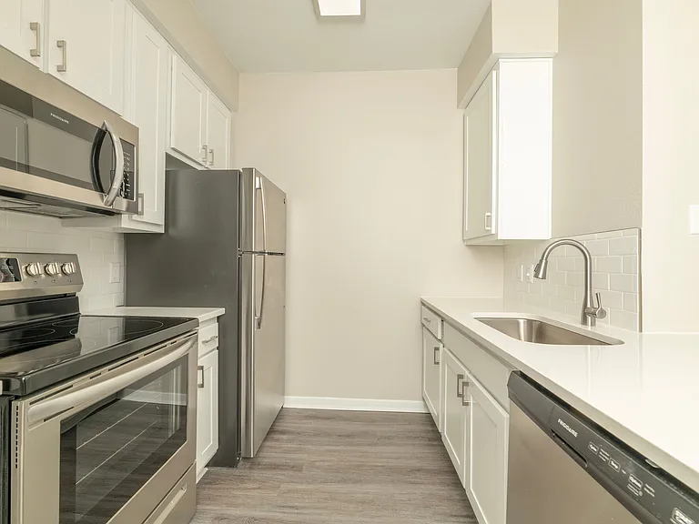 2800 Tranquility — Photo 2