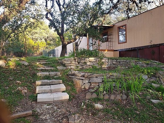 3rd image of 891 Cypress Dr