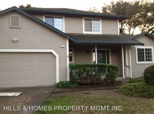 2322 S Hampton Cir, Santa Rosa, CA 95401