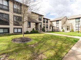 6270 Greenwood Pkwy APT 402, Northfield, OH 44067