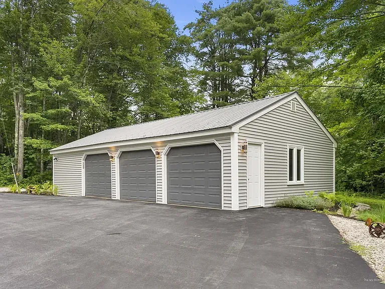 41 Middle Rd — Photo 28