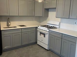 5917 59th Dr Floor 3, Maspeth, NY 11378